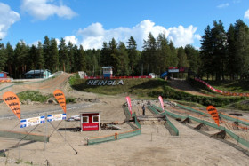 Supertesti Komostenkylän motocrossradalla