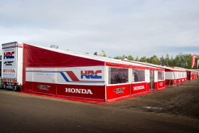 HRC Honda -tiimi koki kovia Ranskassa. Kuva: Honda