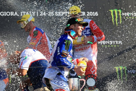 Romain Febvre nousti Ranskan viimeisellä kierroksella mestariksi. Kuva: Jani Hovi / Xracing