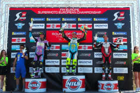 Kreikan kolme parasta podiumilla. Supermotos1
