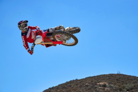Honda julkaisi tänään Amerikassa uuden 2018 CRF450R -pyörän. Kuva: Honda