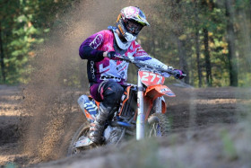 Toni Eriksson jatkaa KTM:n väreissä.