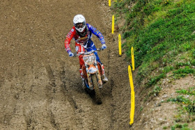 Miro Sihvonen ajoi mahtavaan voittoon EMX125 -luokan toisessa kisaerässä Italiassa. Kuva: Gino Maes