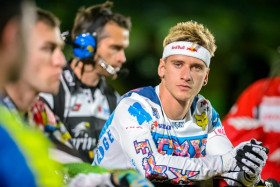Roczenin fanit eivät näe häntä seuraavaan kuukauteen kilpailuissa. Kuva: Red Bull Content Pool