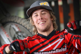 Mauno Hermunen ajaa alkavalla kaudella lähes 20 supermotokilpailua. Kuva: Jani Hovi / Xracing