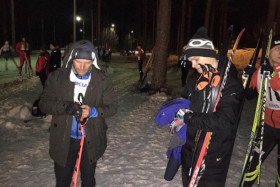 Eero Remes ja Antti Hellsten hiihtokisojen pauloissa. Kuva: Marko Tarkkala