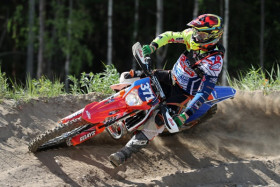 Tero Koskinen johtaa V40-luokan Suomen Cupia. Kuva: Jani Hovi / Xracing