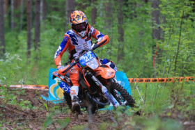 Eemil Helander lähtee muiden suomalaisten kanssa metsästämään pisteitä Ruotsista. Kuva: Jani Hovi / Xracing