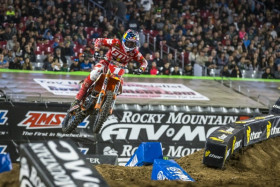 Ryan Dungey marssii vahvasti kohti uutta mestaruutta. Kuva: Red Bull Content Pool
