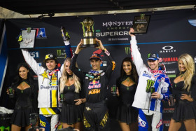 450-kuutioisten podium. Kuva: James Lissimore