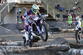 Anders Eriksson voitti Ruotsin EM-endurossa veteraanien luokan molempina päivinä. Kuva: Kari Salminen