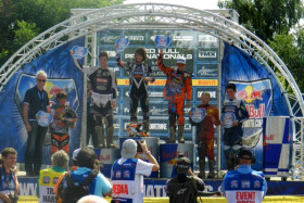 Savaste podiumilla Hollannissa.